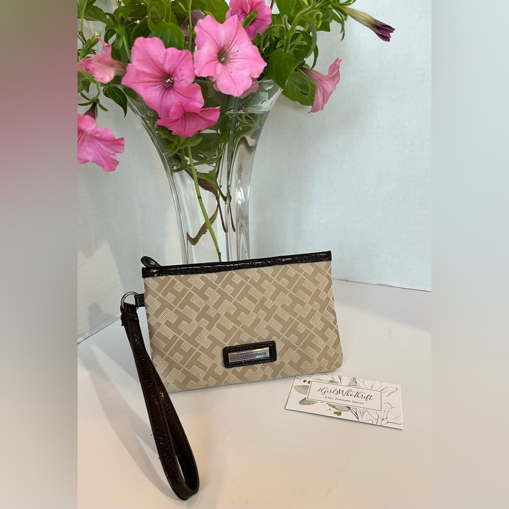 TOMMY HILFIGER Wristlet Signature Pouch Wallet Beige/Brown Patent